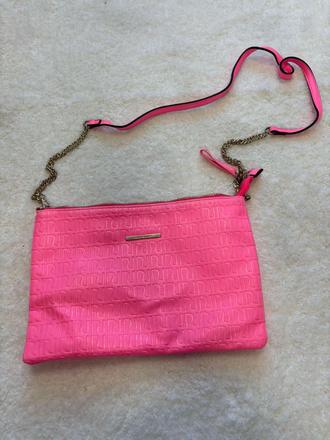 Kabelka, river island