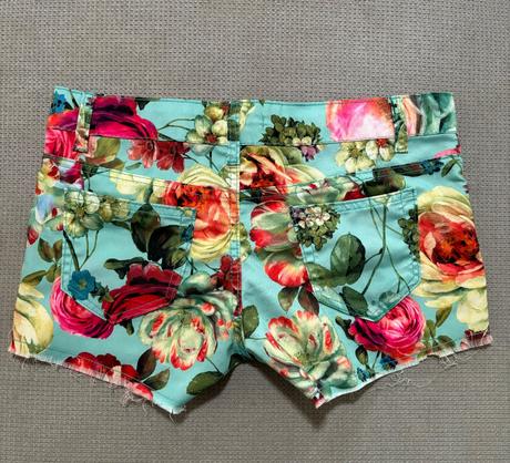 Kvetinové šortky, gate,s