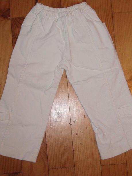 Biele menčestrové nohavice, 104