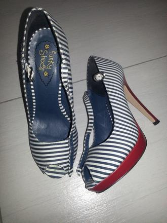 Namornícke lodičky, 38