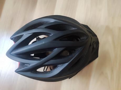 Prilba na bicykel, s