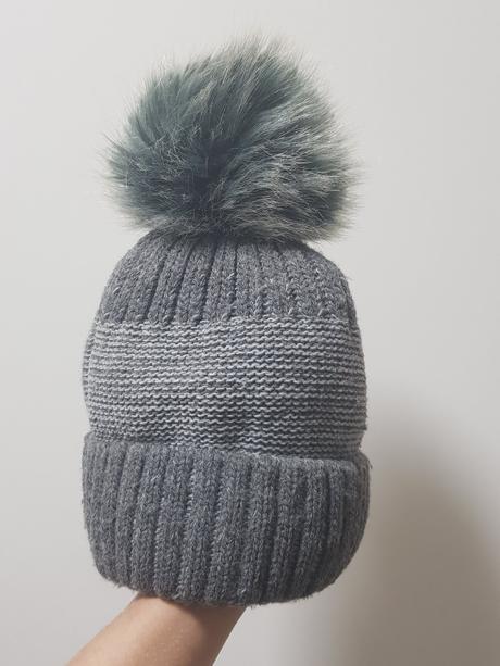 Čiapka a nákrčník, 