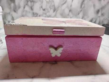 Drevena krabicka so zrkadlom, 