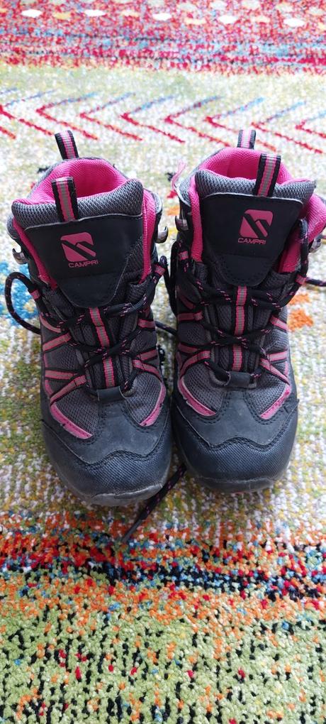 Turistické topánky, 32