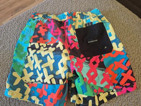 Bombastické prenádherné plavky, quiksilver,146