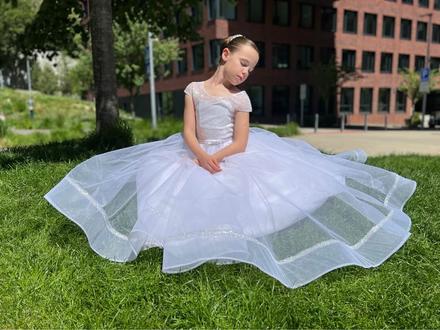 Šaty na svadbu, alebo na prijímanie veĺ.134-152, 134