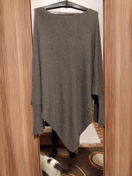 Perfektný asymetrický pulóver, 