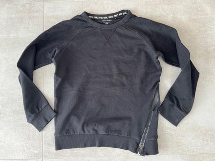 Cierna mikina, reserved,140