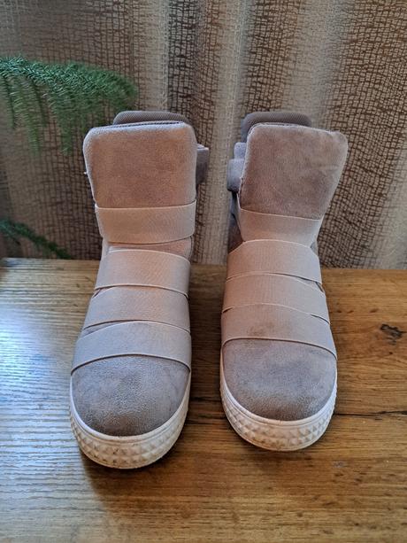 Čižmičky 35/36, 36