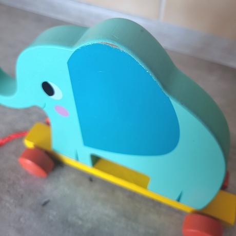 Drevený slon na ťahanie, 