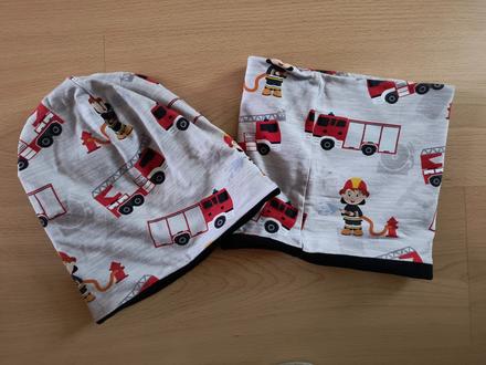 Súprava čiapka a nákrčník, 52