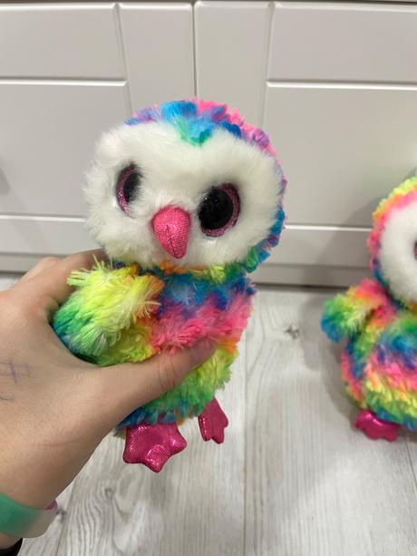 Sovy so sklenými očami,