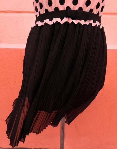 Šaty dámske - ihneď k odberu, m