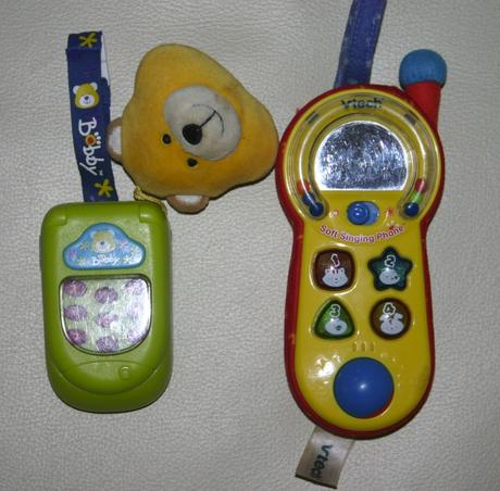 Hrajuci telefon vtech+ darcek, 