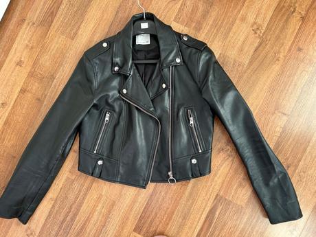 Malo nosena bunda, bershka,l