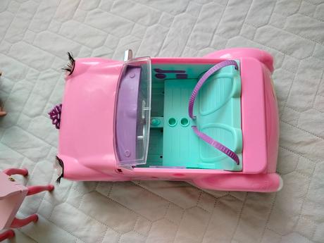 Nábytok a auto pre barbie, 