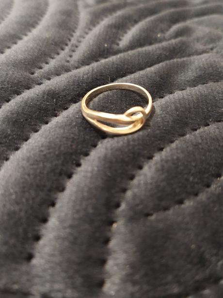 Strieborný prsteň,