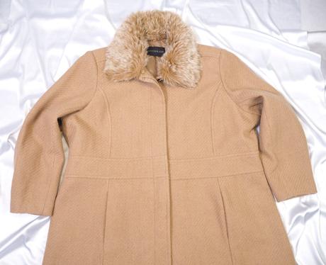 Kvalitný dámske kabát centigrade, 52