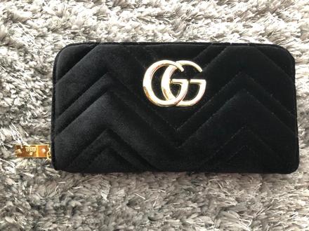 Zamatová peňaženka,