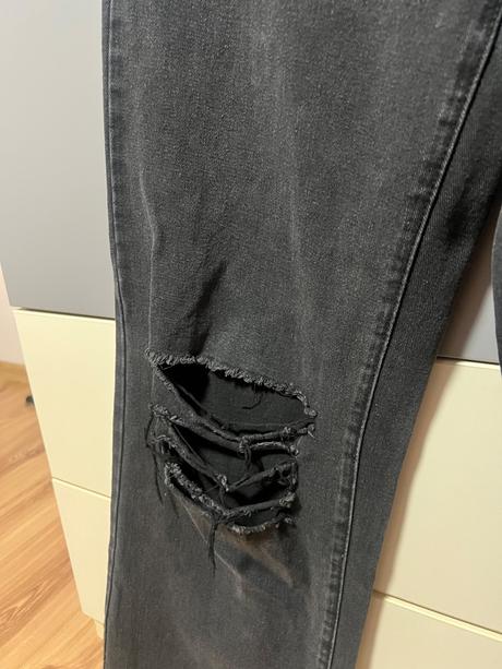 Rifle roztrhané, bershka,m