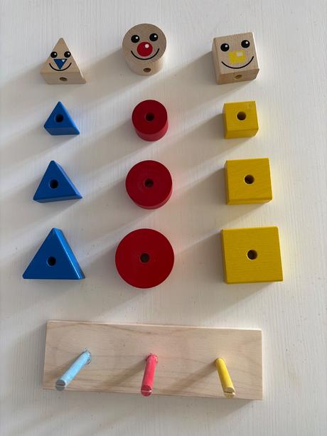 Montessori stohovacie tvary,