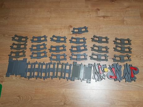 Lego duplo kolajnice a vyhybky, prechody,