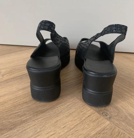 Dámske čierne sandále na platforme, 39