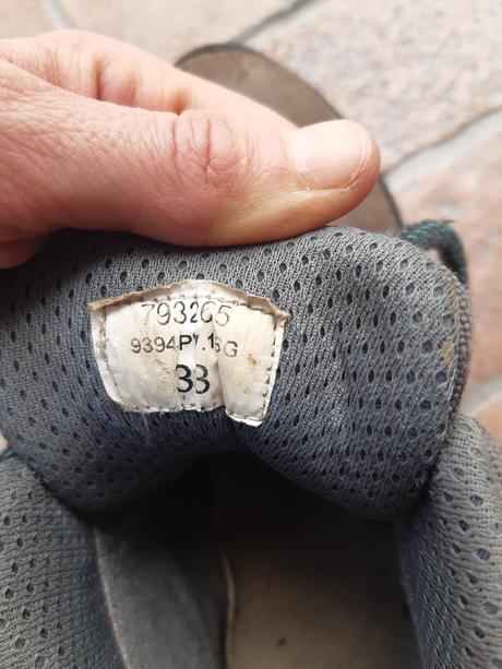 Turistická obuv, 33