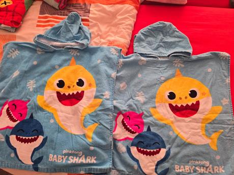 Pončo - uterák baby shark,