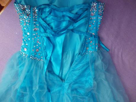 Spoločenské šaty, 36