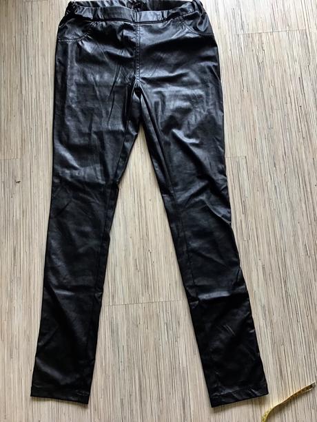 Koženkové nohavice, 40