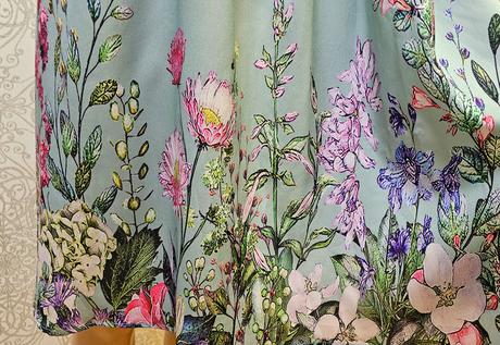 Kvetinové šaty, m