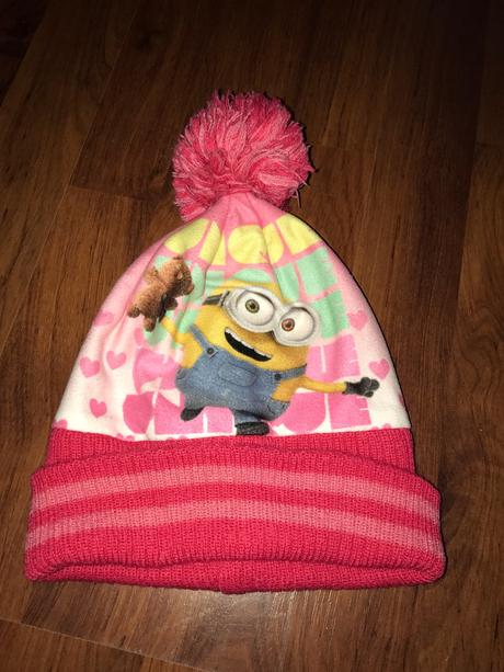 2 mimoňové čiapky, 128