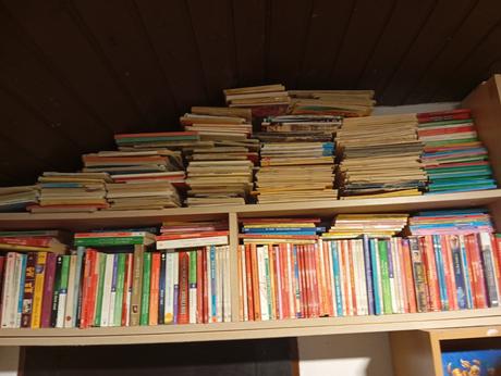 Predám vyše 200 románov komplet, 