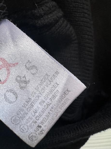 Italy - pletená sukňa s kvetom, m