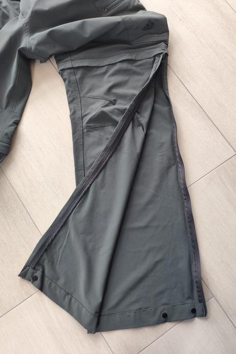 Predám adidas turistické nohavice, adidas,44