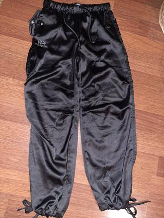 Saténové cargo nohavice., 34