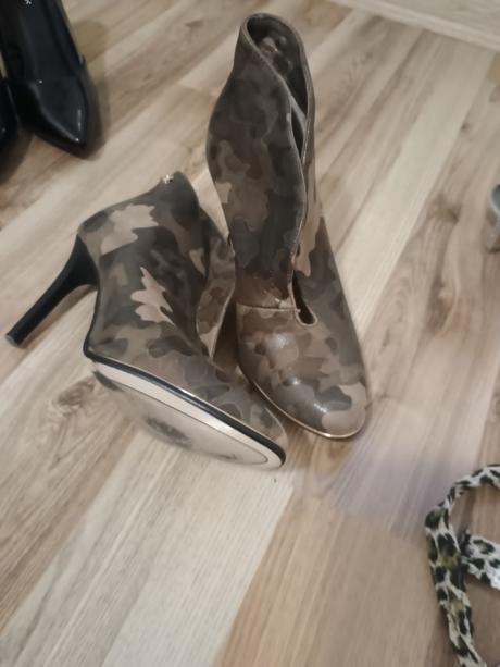 Predám, 38