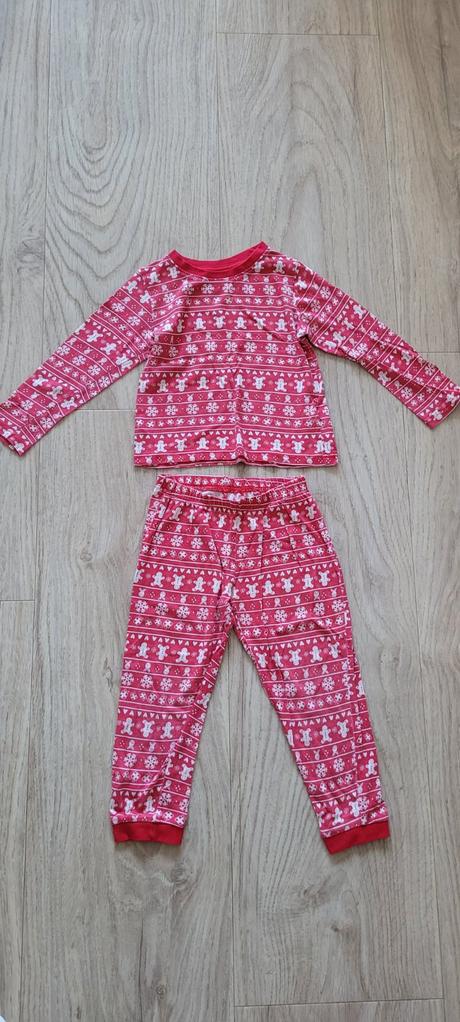 Pyzamko vianocne, lupilu,98