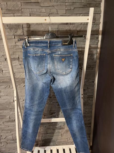 Guess v.28, guess,28