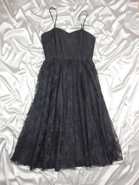 Luxusné čipkované šaty s bolerkom, m