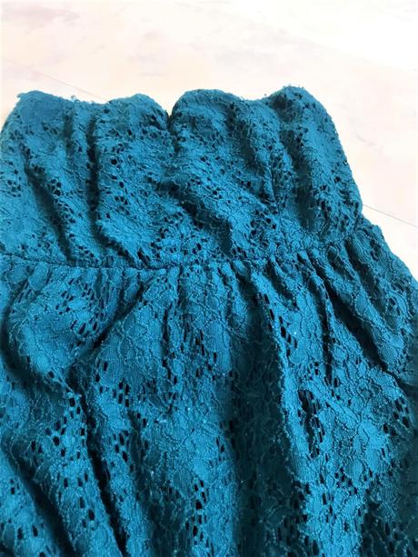 Krajkové bavlnené podšité minišaty, s