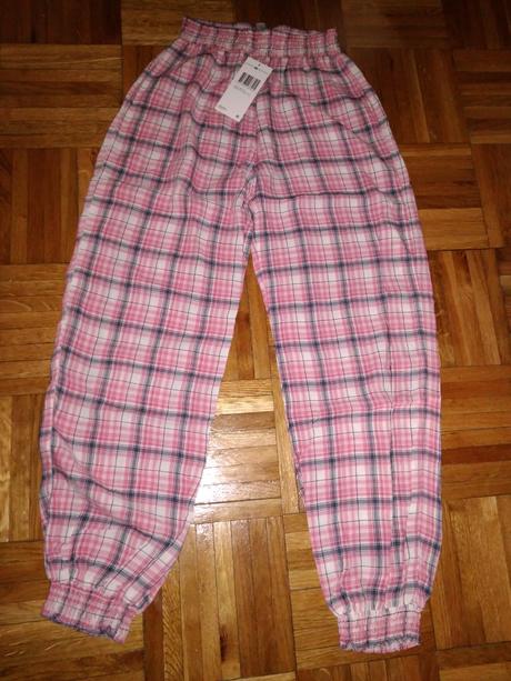 Letné nohavice, 122