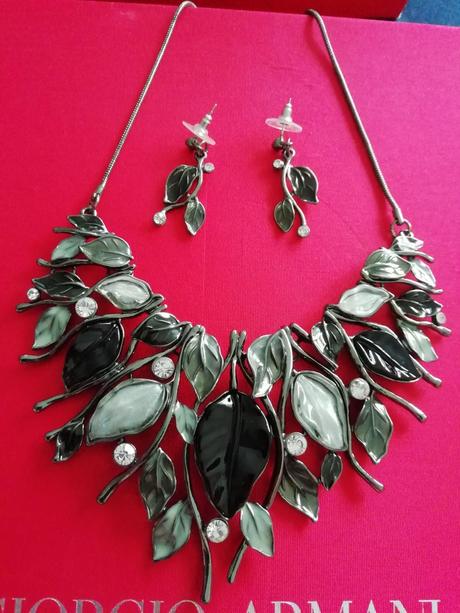 Bižutéria set na blúzku, košeľu, 