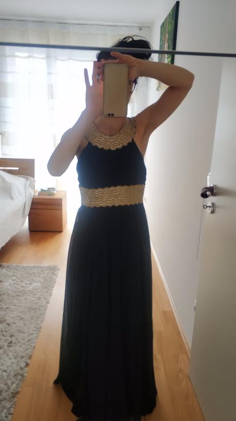 Šifónové šaty, 38