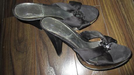 Saténové s lebkou, 38