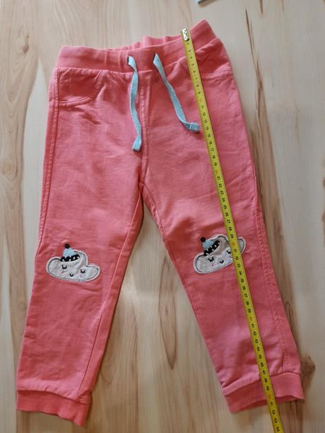 Tenké tepláčky s obláčikmi, 98