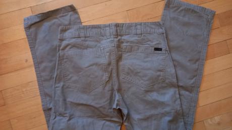 .. šedé nohavice, quechua,40