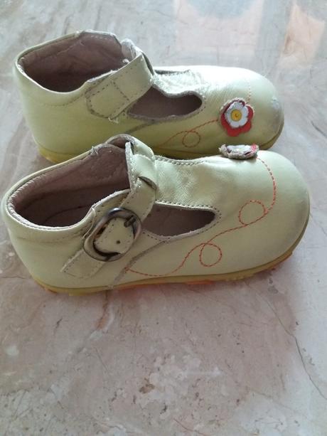 Dievcenske clenkove celokozene topanky, 22