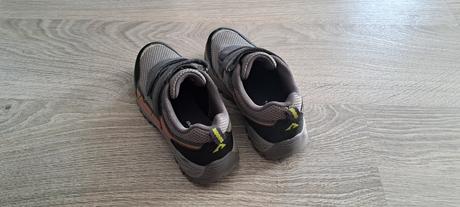 Tenisky turistické, 34